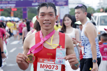 Nhà vô địch marathon Hành trình về Làng Sen tiết lộ điều thú vị