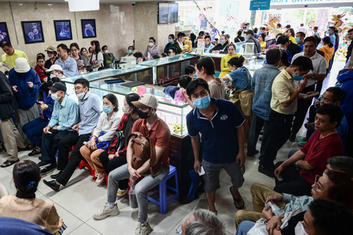 Công an Hà Nội: Có doanh nghiệp thuê người xếp hàng mua vàng 'bình ổn'