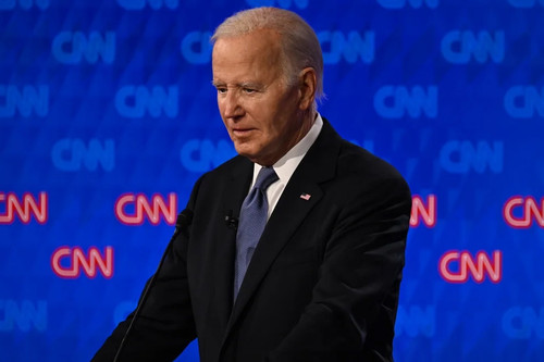 Gia đình khuyến khích ông Biden tiếp tục tranh cử, cân nhắc sa thải các cố vấn