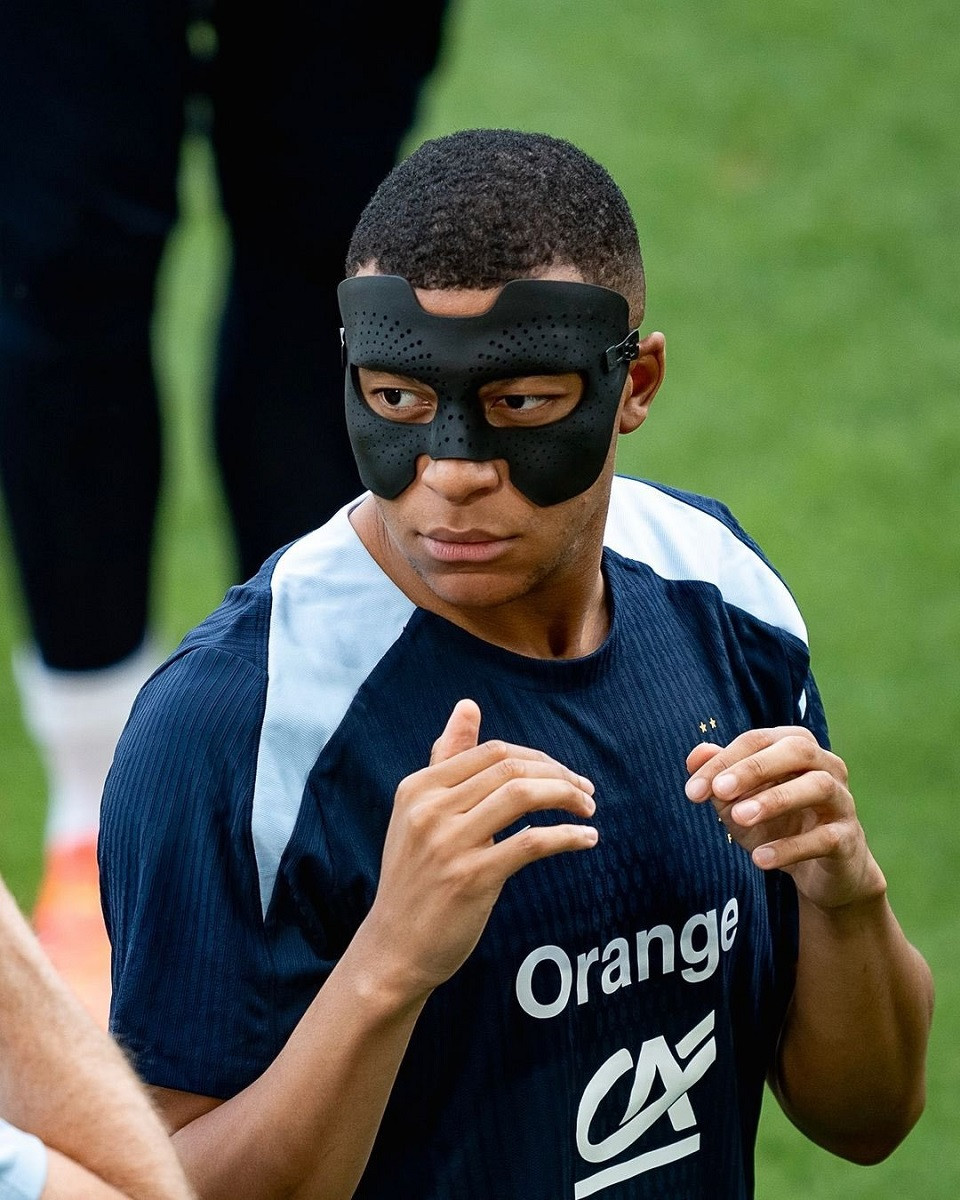 Kylian Mbappe mat na.jpg