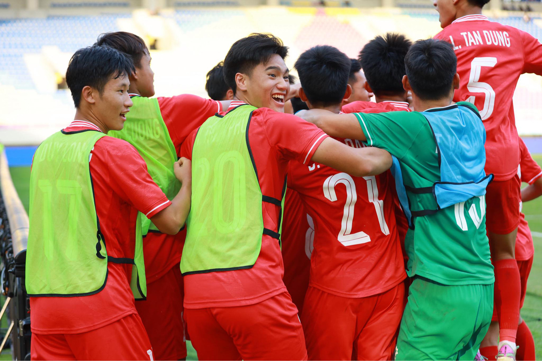 u16 viet nam vs u16 thai lan 19.jpg