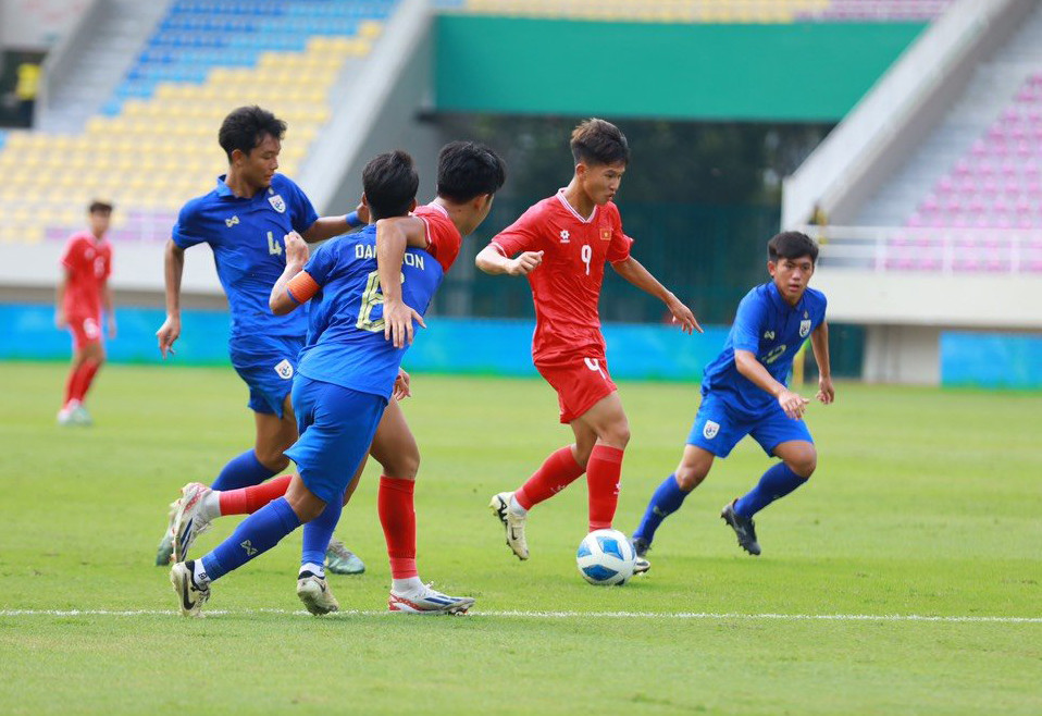 u16 viet nam vs u16 thai lan 5.jpg