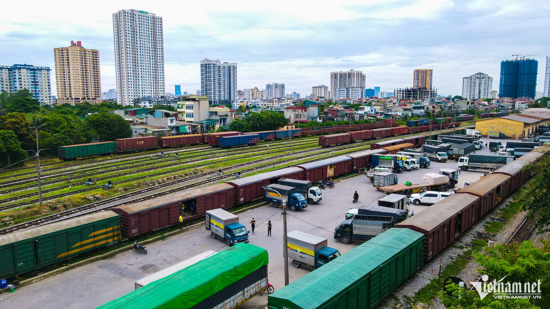 W-Ga Ngọc Hồi đường sắt (10).jpg