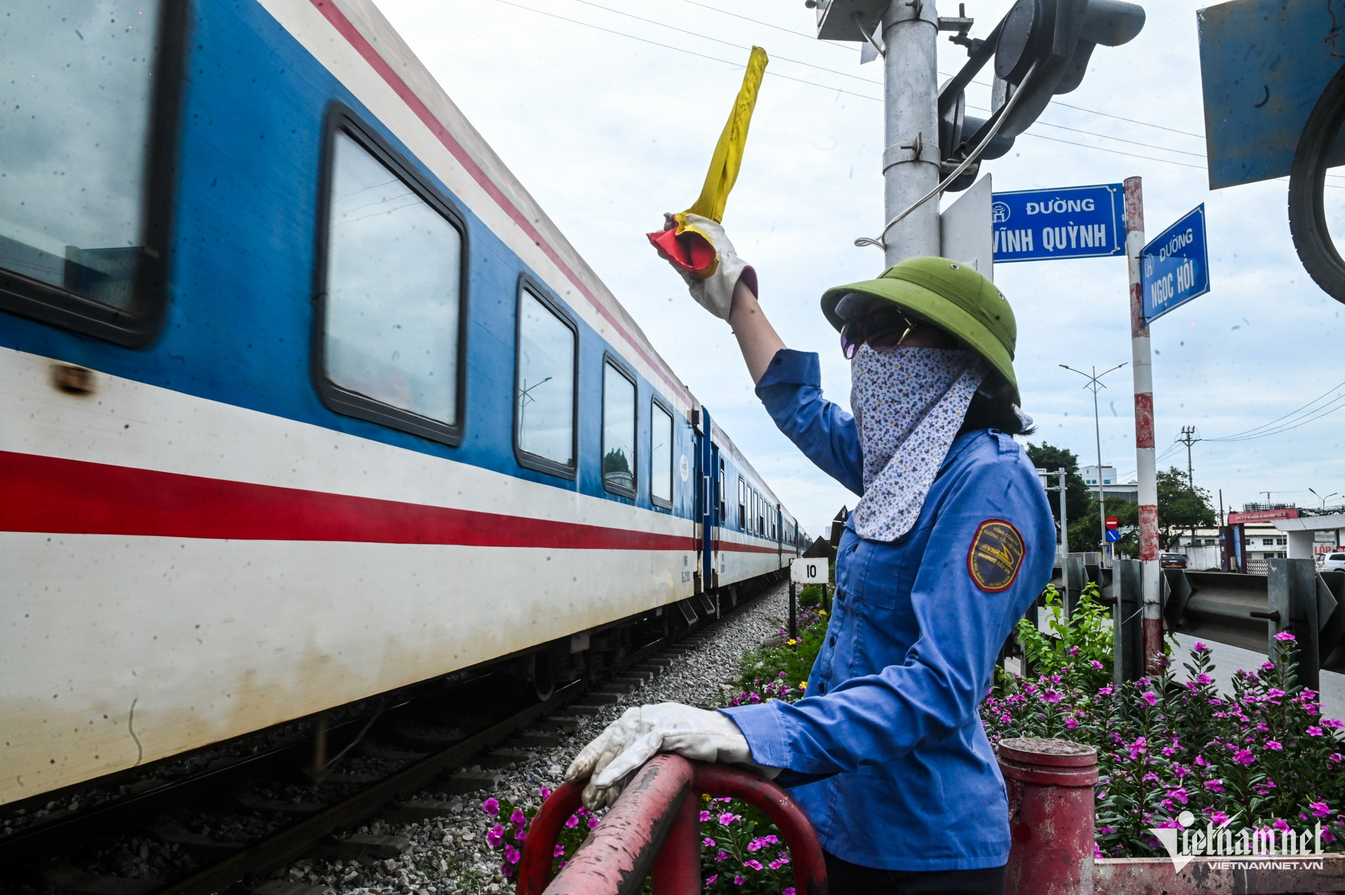 W-Ga Ngọc Hồi đường sắt (15).jpg