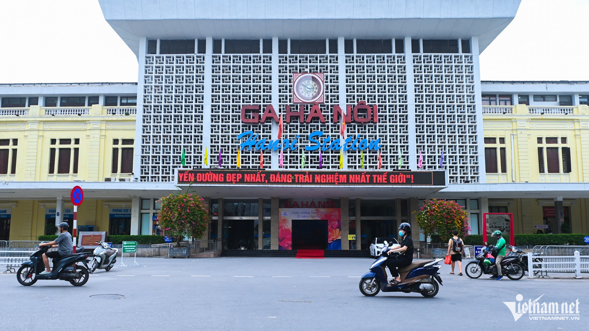 W-Ga Ngọc Hồi đường sắt (17).jpg