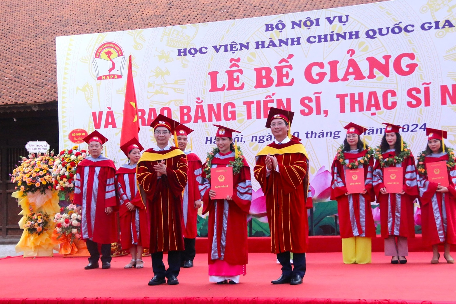 Học viện Hành chính Quốc gia trao bằng tiến sĩ, thạc sĩ cho tân khoa