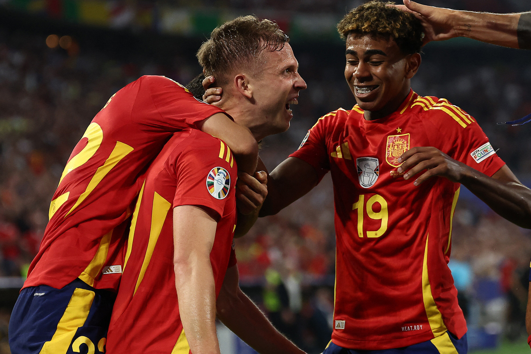 Lamine Yamal Olmo Tay Ban Nha Phap.jpg