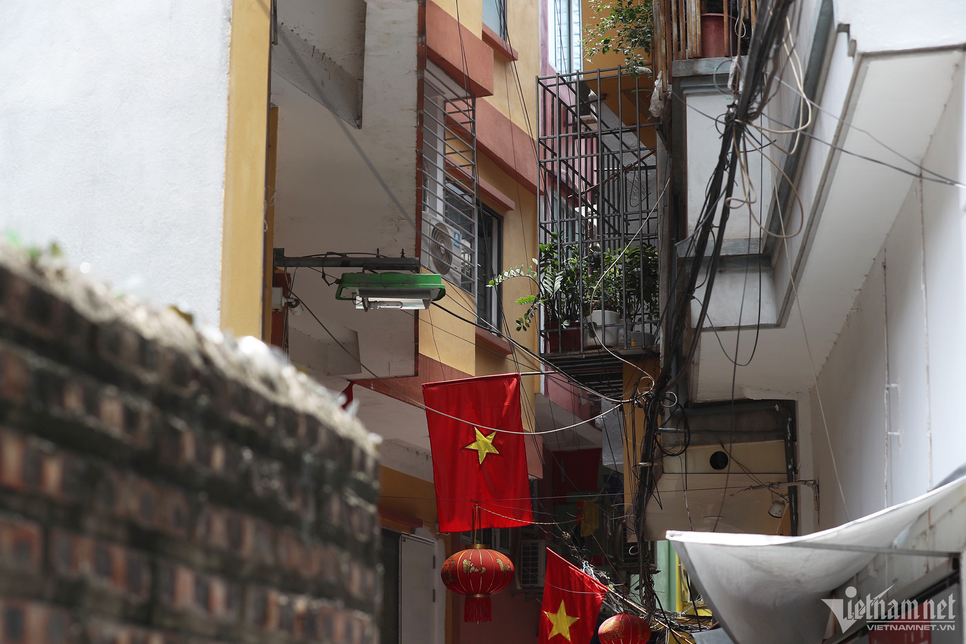 W-z5471435479305_49e3dbbef87447747094e7f1f01c4b27 copy.jpg