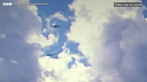 Khoảnh khắc hai máy bay chở khách suýt đâm nhau trên bầu trời New York