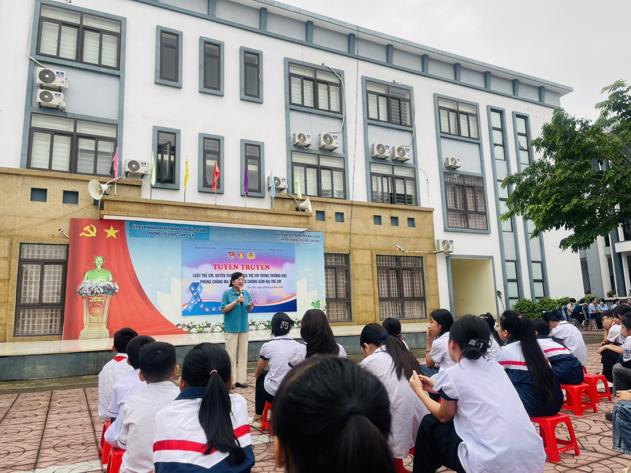 tuyentruyen bagiang.jpg