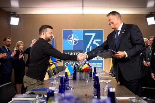 Ukraine và Romania ký thỏa thuận an ninh