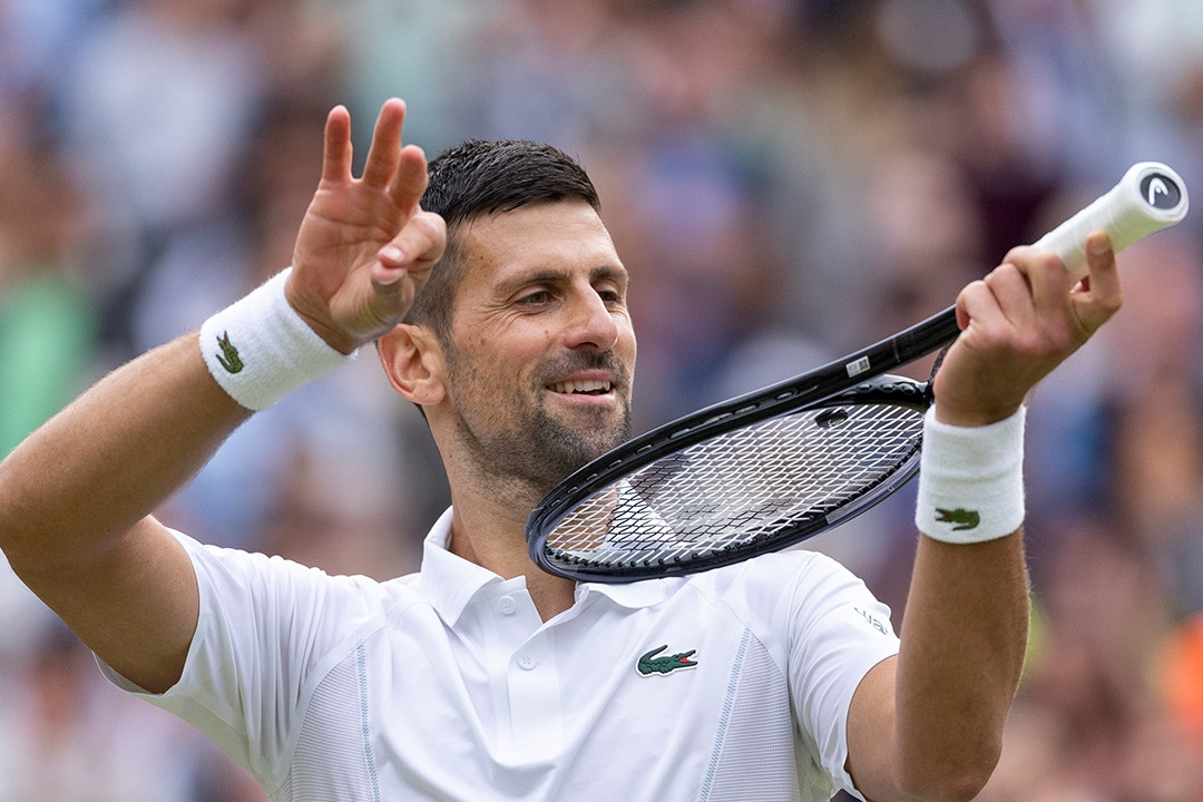 Djokovic lần thứ 10 vào chung kết Wimbledon, ăn mừng điệu violin