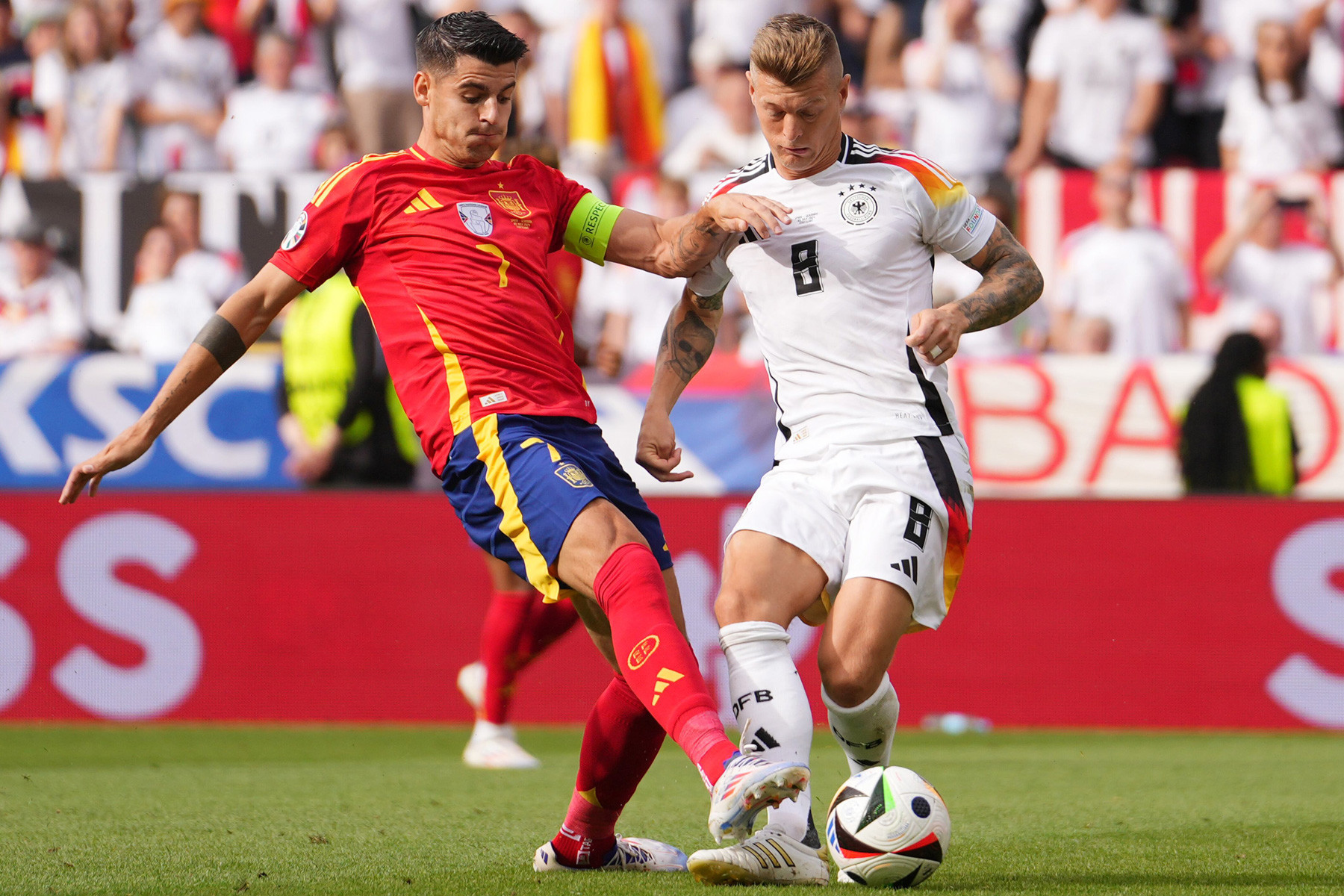 Morata Kroos Tay Ban Nha Duc.jpg