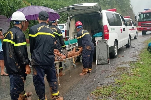 Nơi đang nguy cơ cao sạt lở đất đá sau mưa lớn, xe khách nên hạn chế chạy đêm