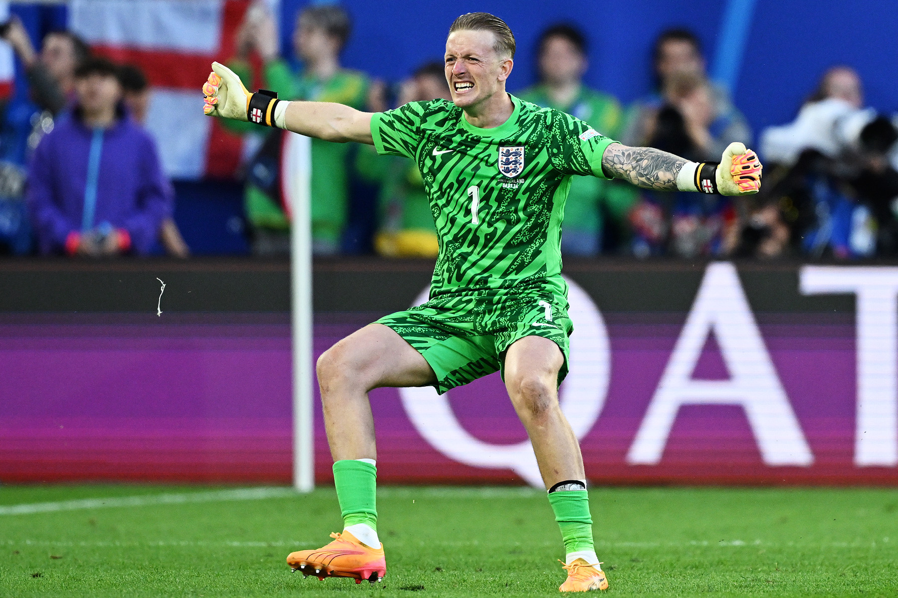 Pickford Anh Thuy Si EURO.jpg