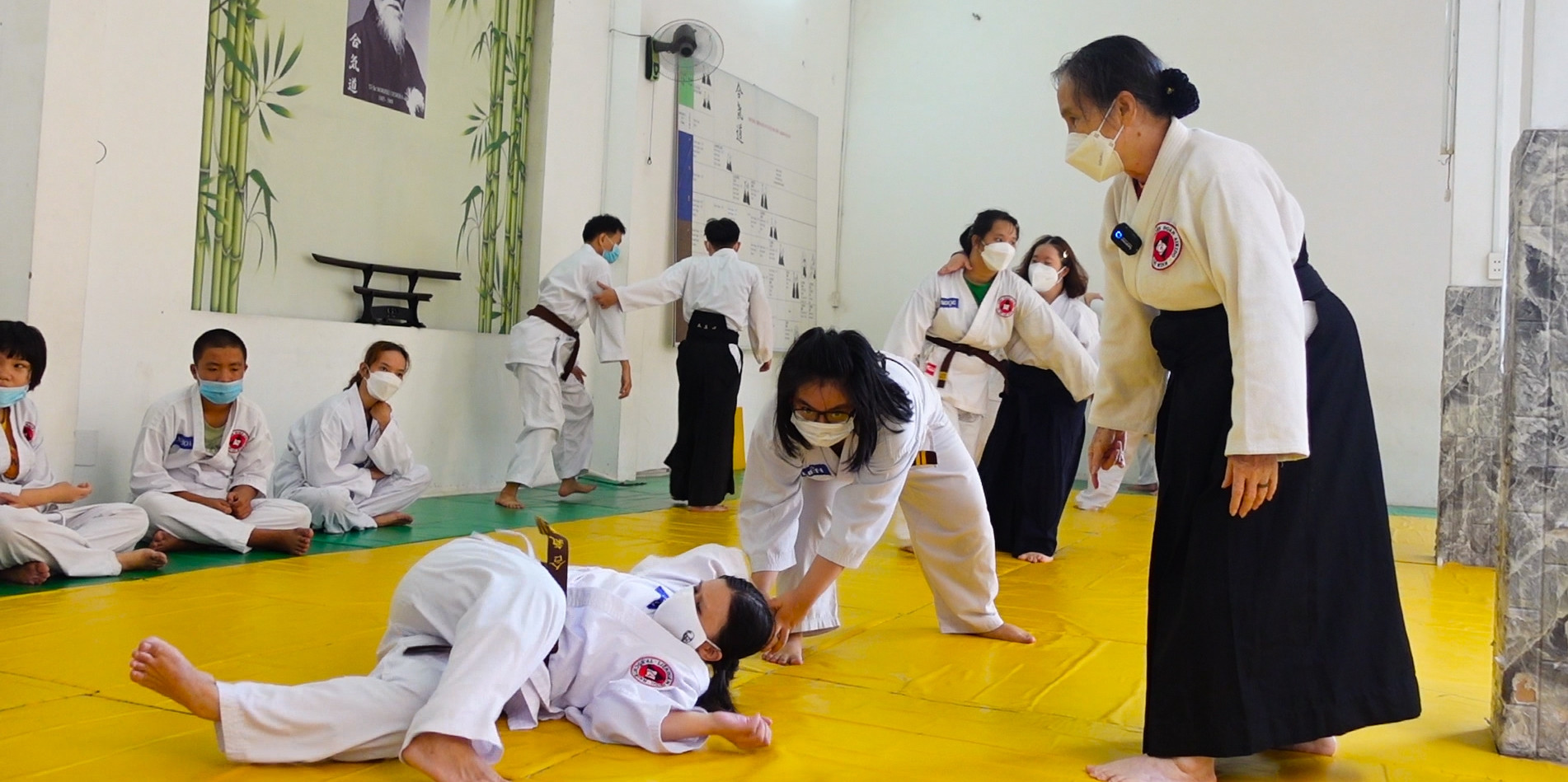 Võ sư U80 và lớp võ Aikido cho trẻ em khuyết tật