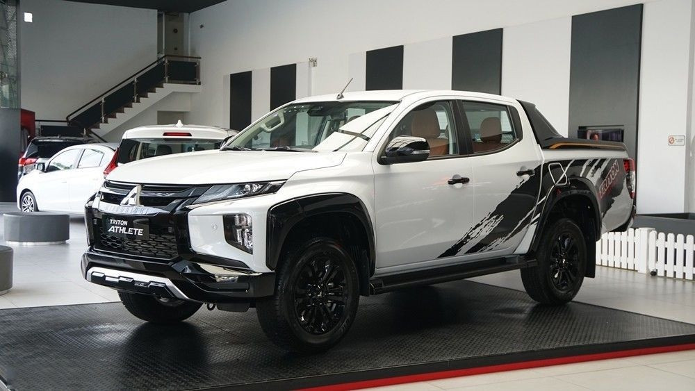 mitsubishi triton.jpeg