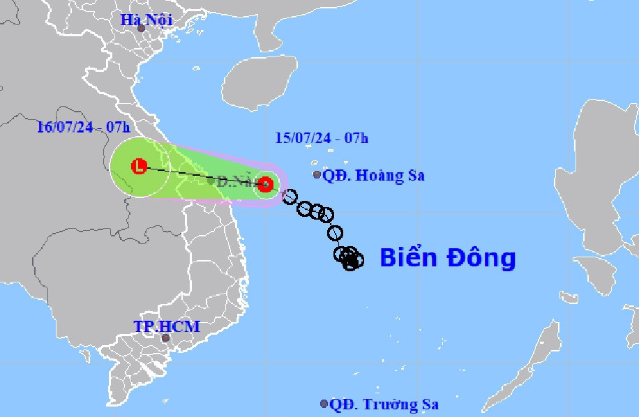 Áp thấp nhiệt đới đổ bộ bờ biển miền Trung chiều nay, mưa lớn nhiều nơi