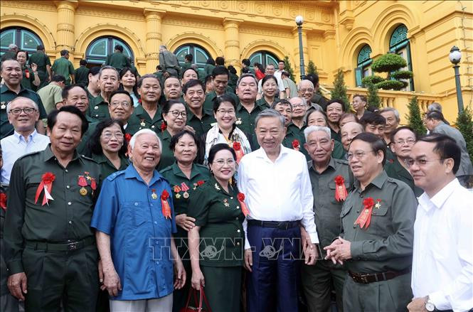 Chủ tịch nước: Thanh niên xung phong là biểu tượng sáng ngời của thế hệ trẻ