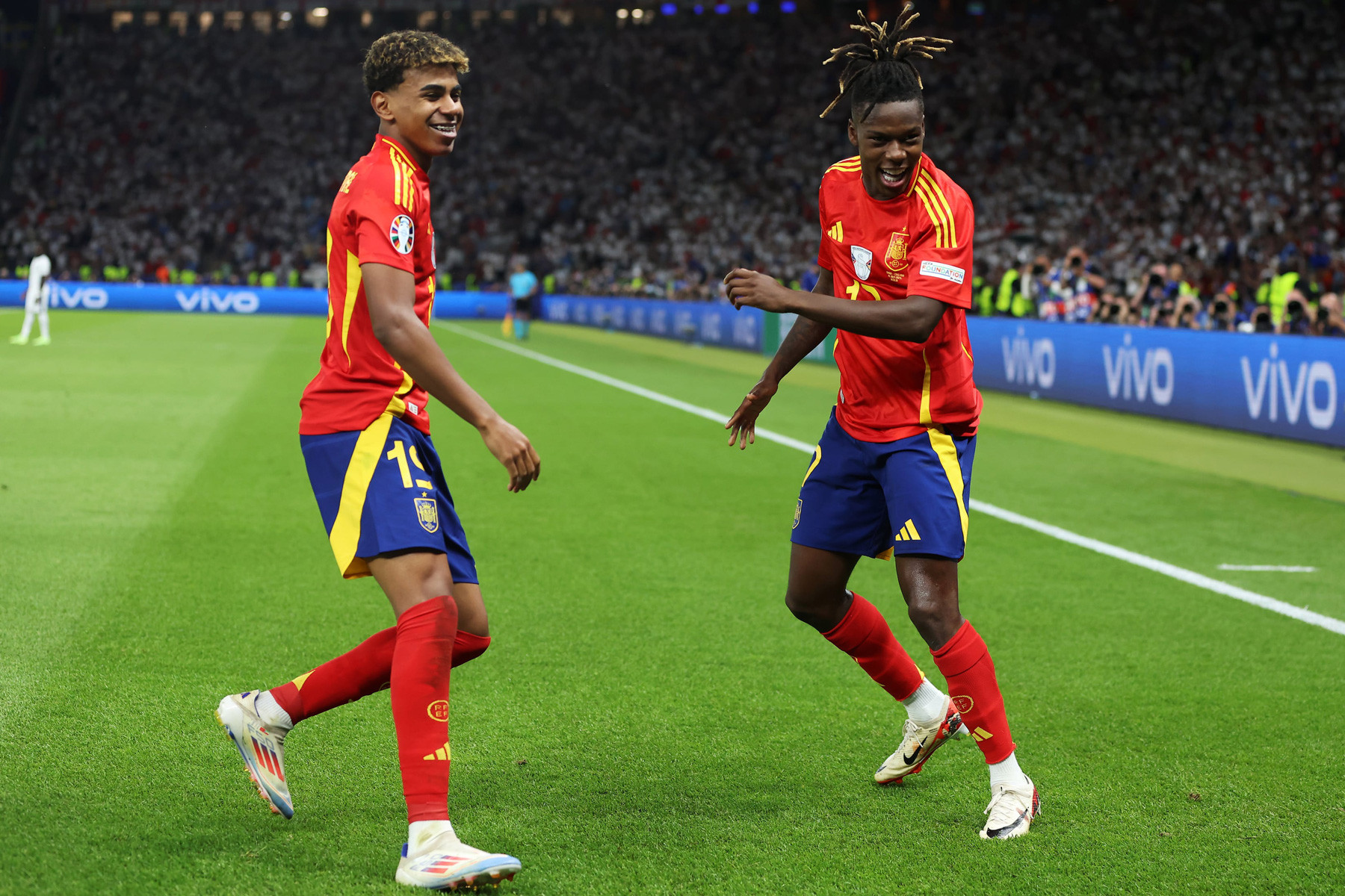 Nico Williams Lamine Yamal Tay Ban Nha Anh.jpg