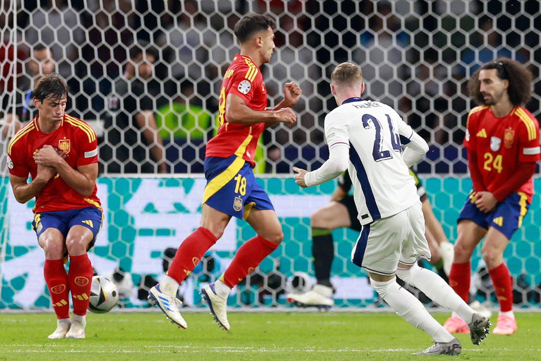 Palmer Tay Ban Nha Anh.jpg