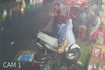Bản tin trưa 16/7: Vụ án mạng ở quán cà phê TPHCM: Nghi phạm đội mưa đi mua dao