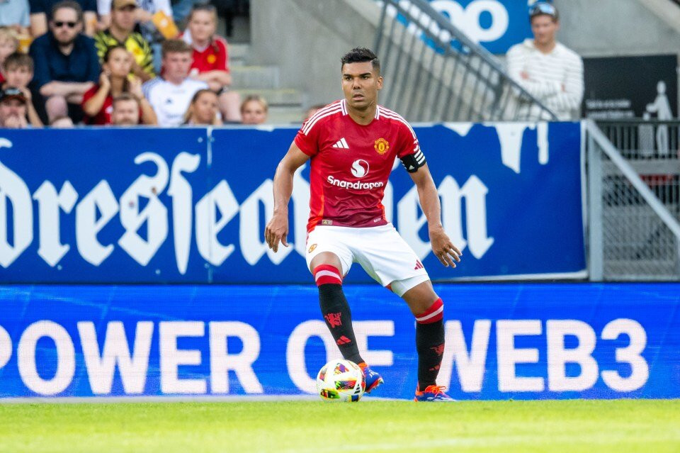 MU thua sốc trận đầu tiên chuẩn bị cho mùa giải mới Casemiro