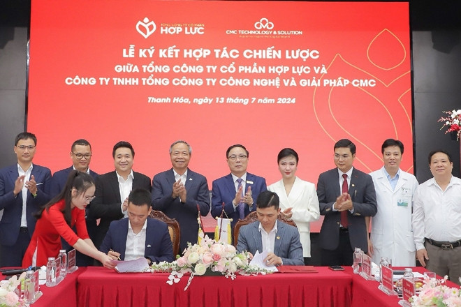 CMC TS số hóa toàn diện Hệ thống Y tế Hợp Lực