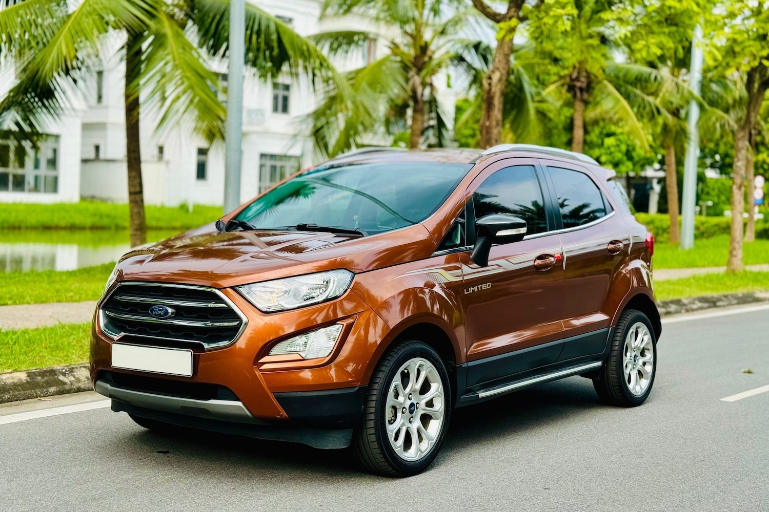 Ford EcoSport đời 2020 giá khoảng 470 triệu, có nên mua sử dụng trong phố?