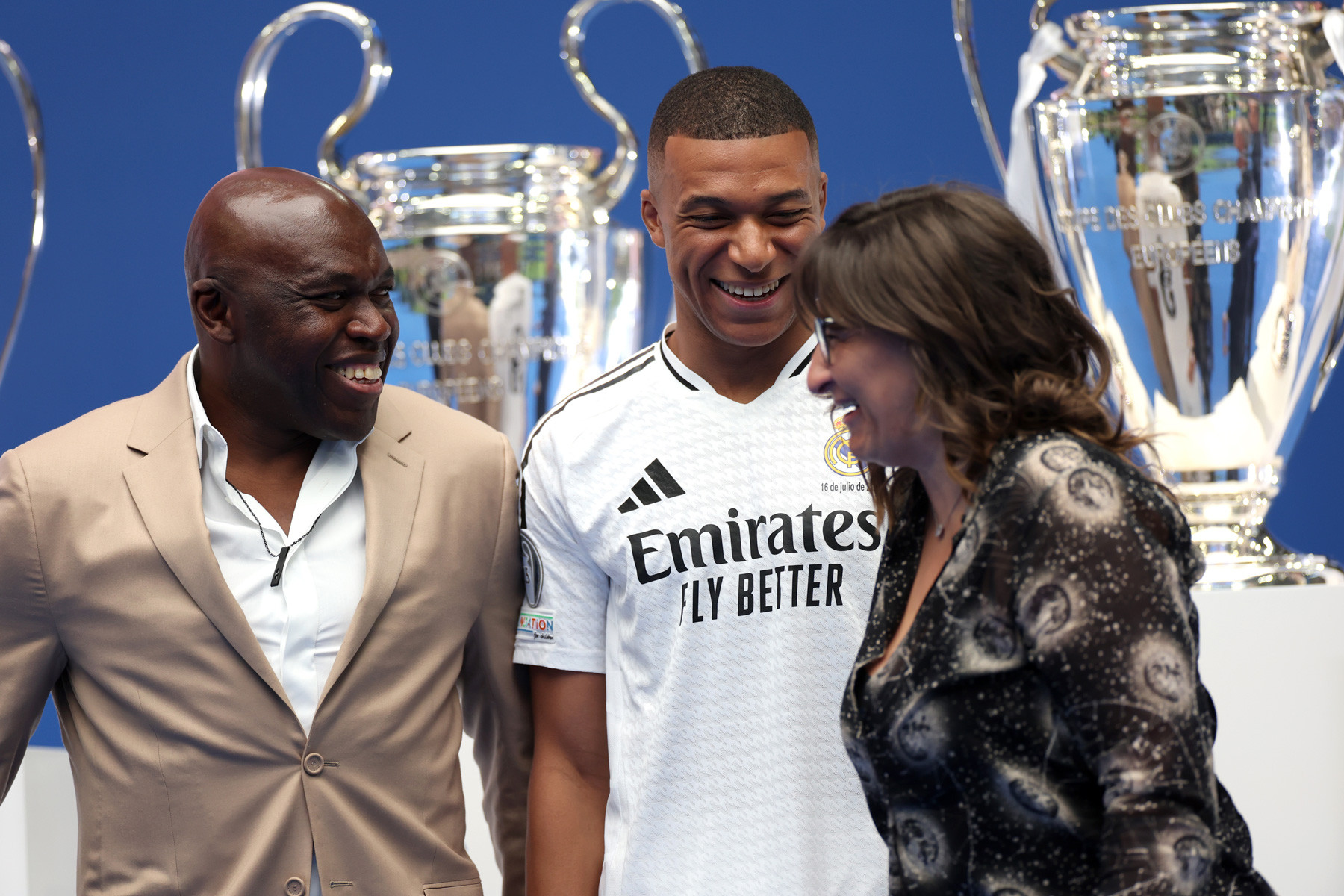 Mbappe Real Madrid gia dinh.jpg