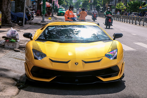 Tốn 1,2 tỷ độ xe, Lamborghini Aventador vẫn rớt giá 6 tỷ sau khi đi 13.000 km