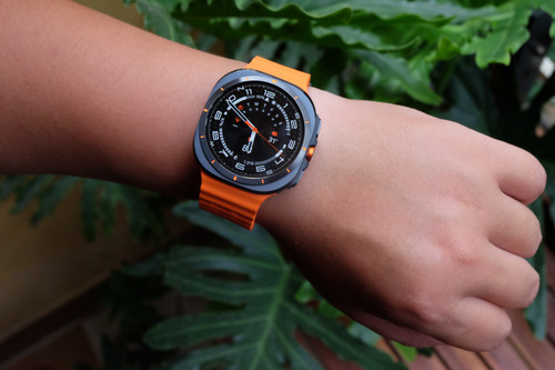 Trên tay Galaxy Watch Ultra, mẫu smartwatch giá bằng cả chiếc xe máy Wave Alpha