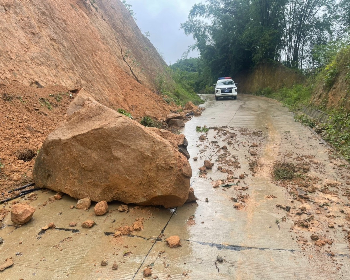 Tuyến đường Qèn Nác kim bôi.jpg