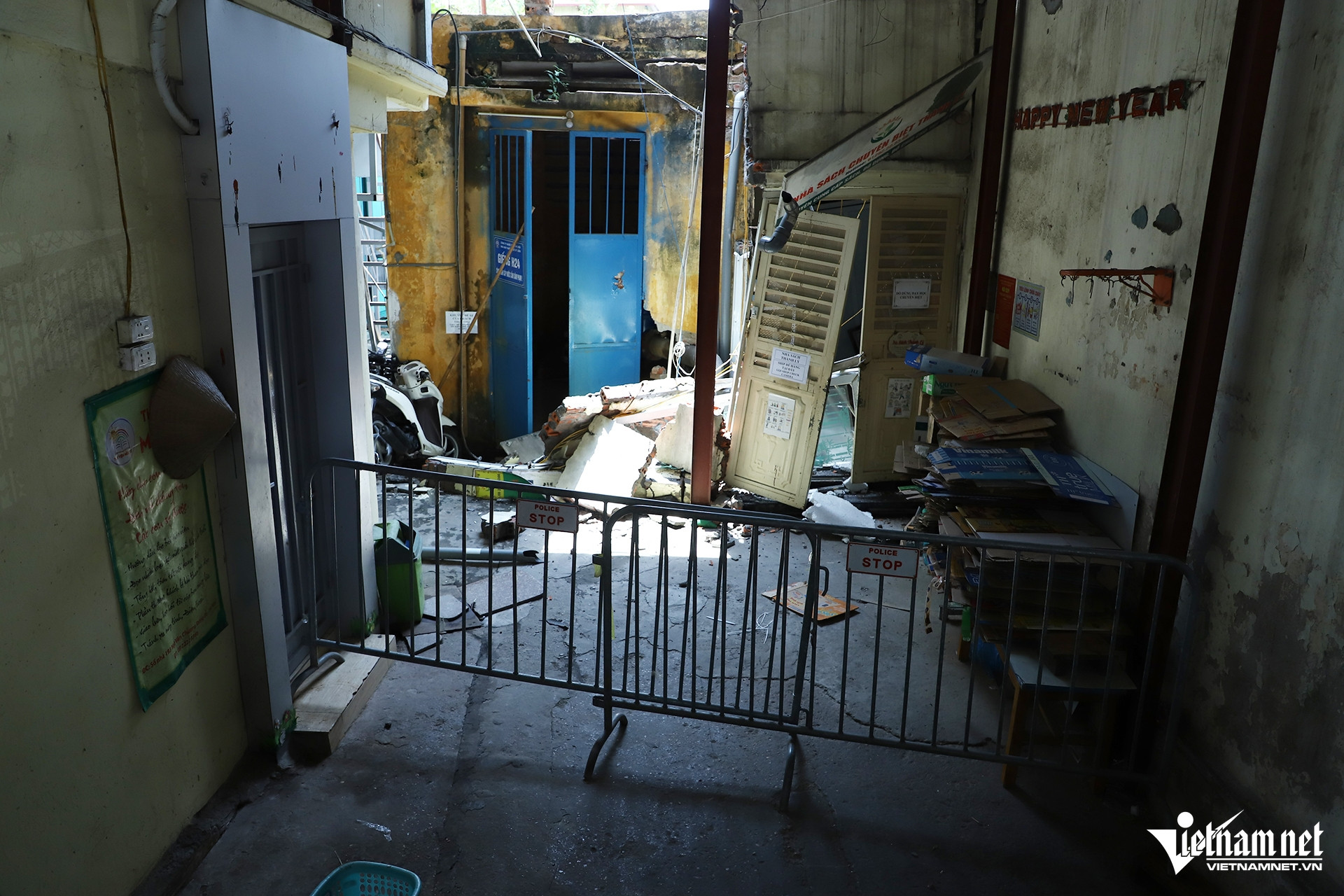 W-sụt lun nha copy.jpg