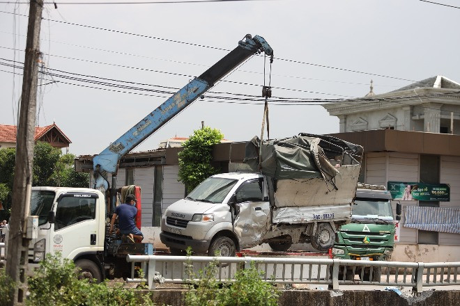 Tai nạn 4 mẹ con tử vong ở Hoài Đức: Bà nội ngã quỵ khi nhận thi thể con cháu