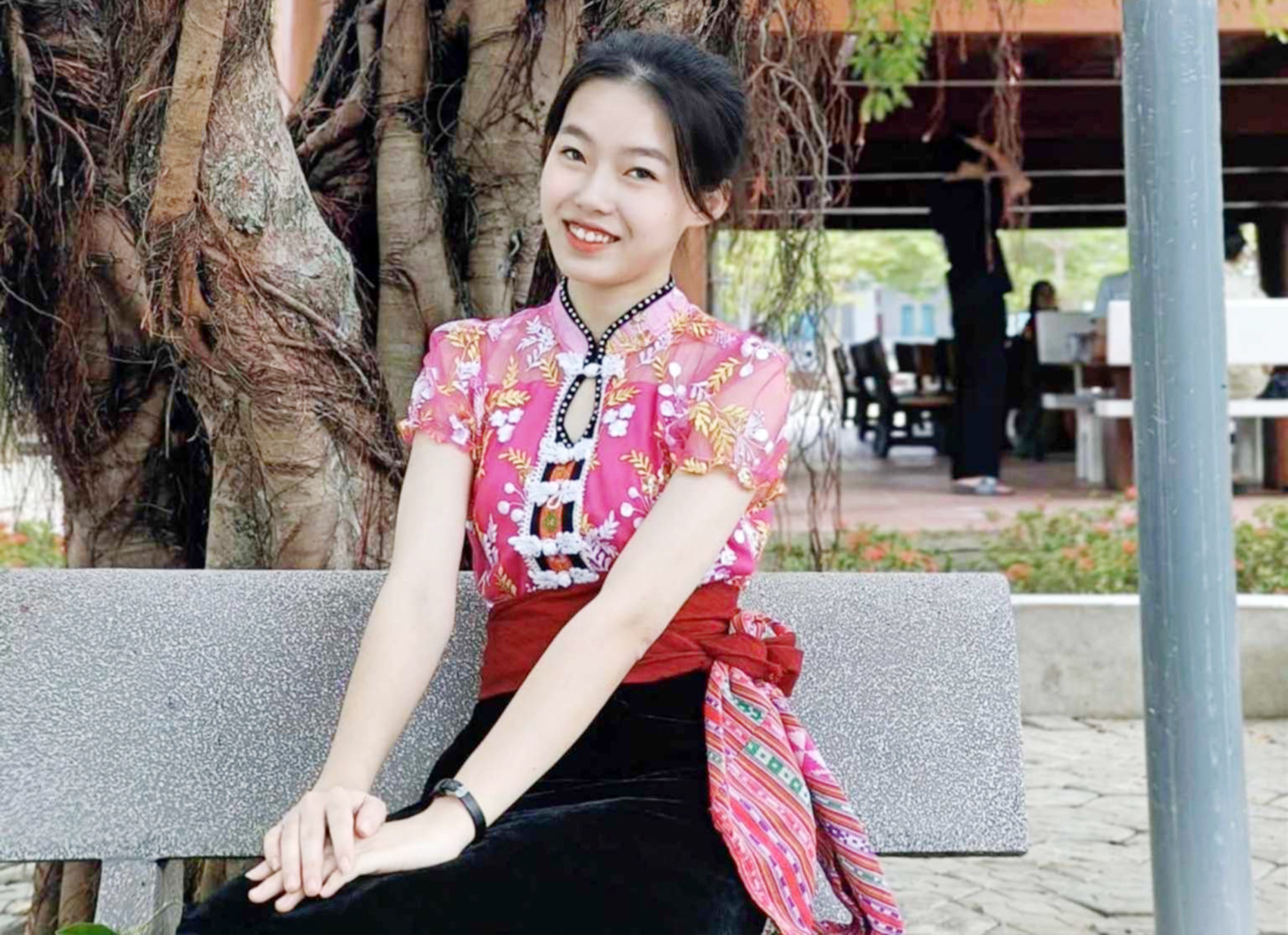 Thu khoa Hoài Thu 1.jpg