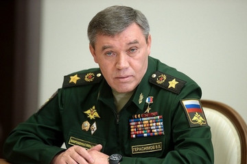 Tổng tham mưu trưởng Nga thăm tiền tuyến, Ukraine bắn cháy hệ thống S-300