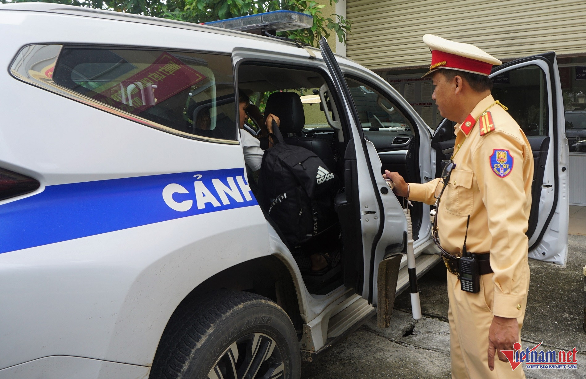 W-gia dinh ve que.jpg