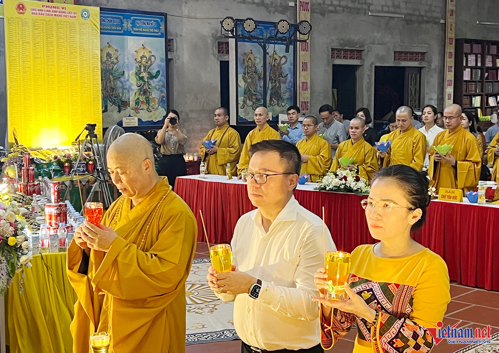 W-Nha bao liet si 1.jpg