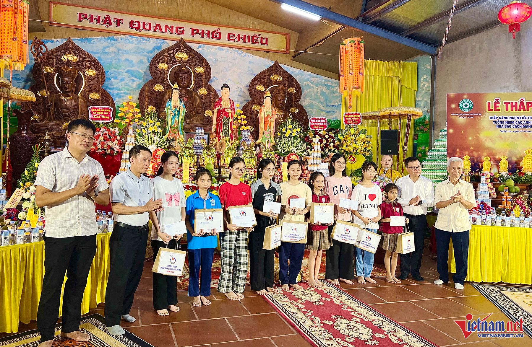 W-nha bao liet si 3.jpg