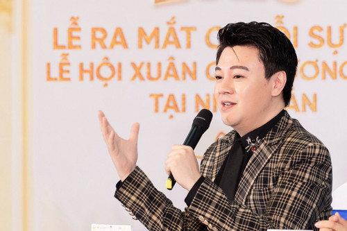 Anh em MC Tuấn Tú, Phan Anh ngồi ghế nóng cuộc thi hoa hậu, siêu mẫu nhí