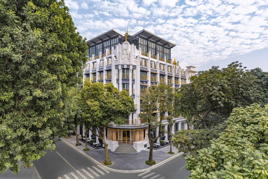 Khách sạn ở Hà Nội đón Tổng thống Putin, nhóm BlackPink lọt top tốt nhất châu Á