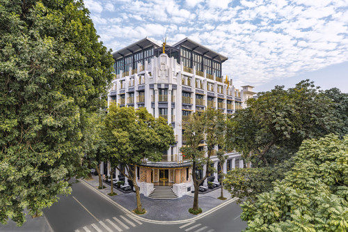 Khách sạn ở Hà Nội đón Tổng thống Putin, nhóm BlackPink lọt top tốt nhất châu Á