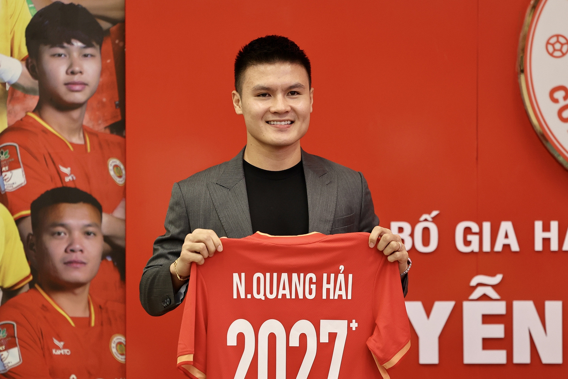 Quang Hải ở lại CAHN tới năm 2027