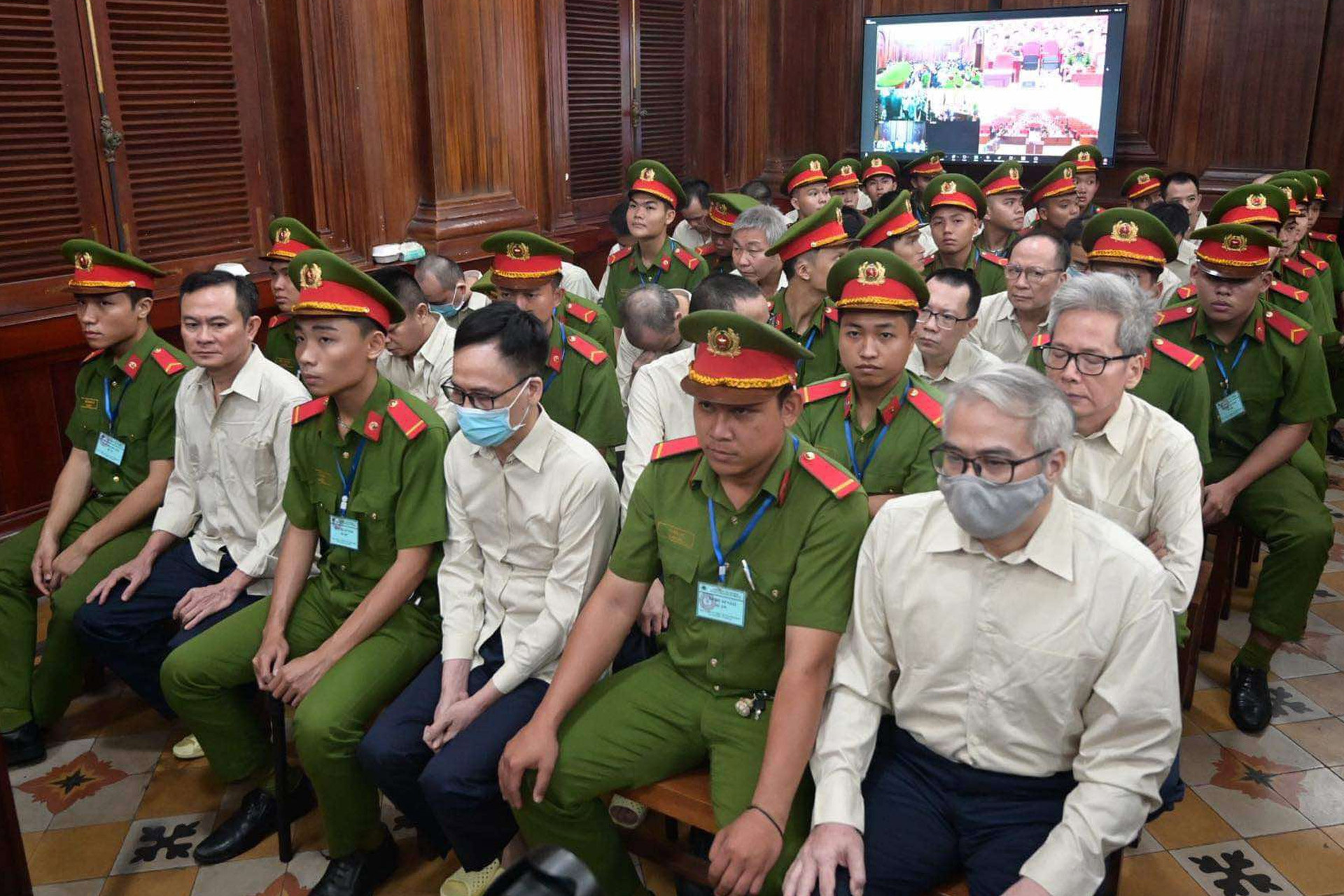 Xét xử 2 cựu Cục trưởng Đăng kiểm và 252 bị cáo