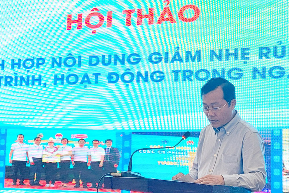 hoi thao.jpg