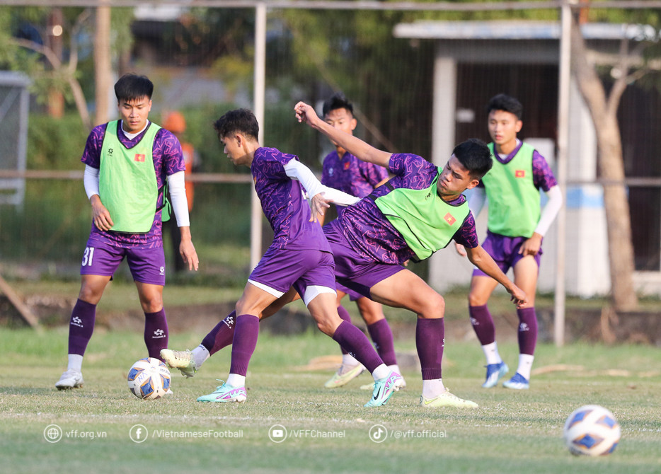 u19 viet nam 2.jpg