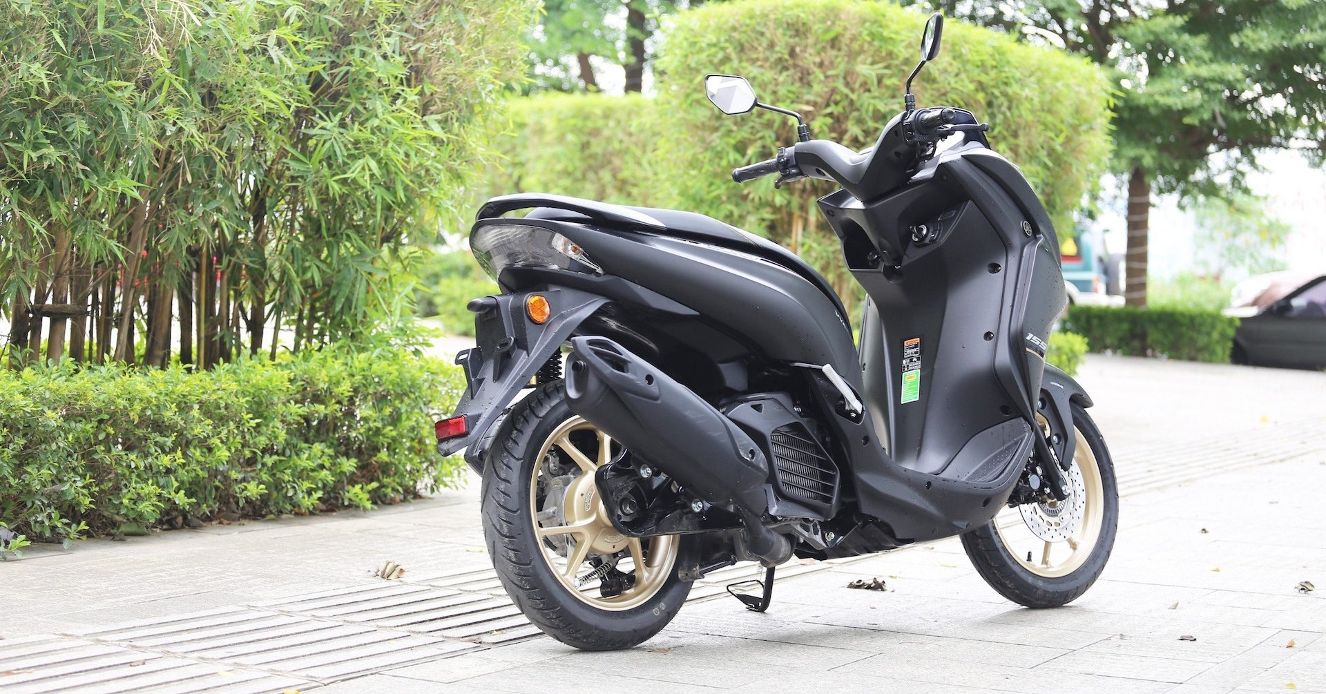 Yamaha LEXi 155 VVA - xe tay ga cao cấp cho nam giới hiện đại