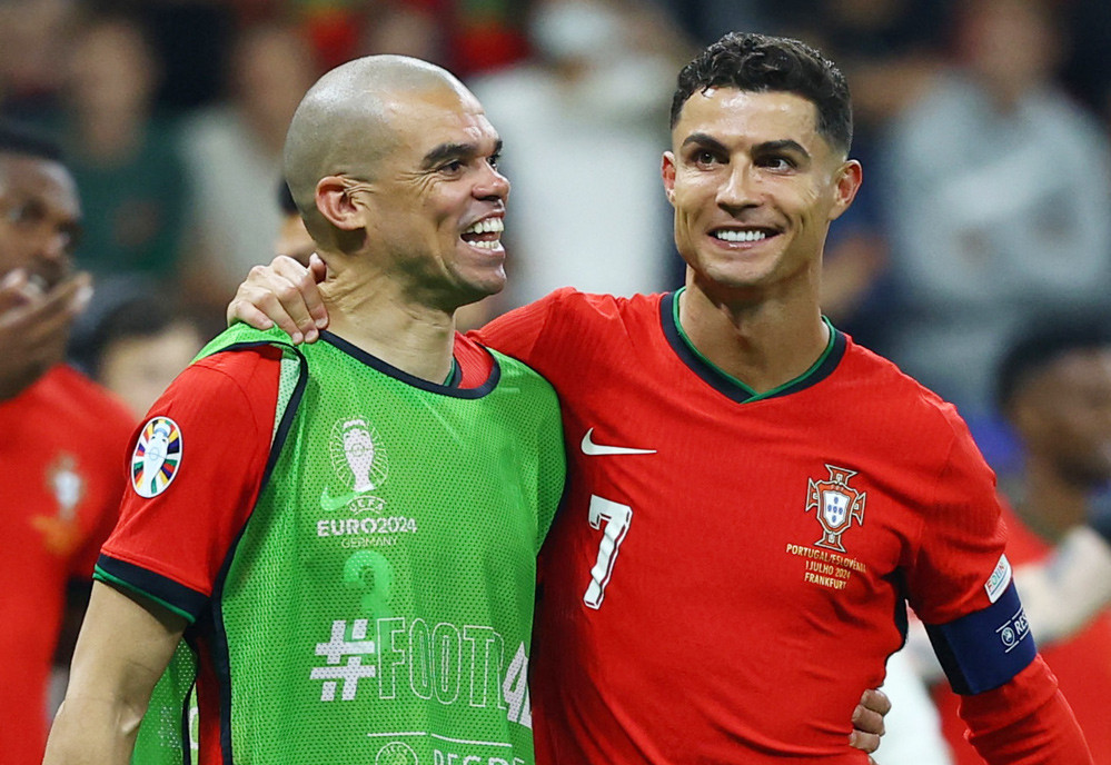 Diogo Costa 'cứu' Ronaldo, Bồ Đào Nha thắng luân lưu kịch tính Bồ Đào Nha
