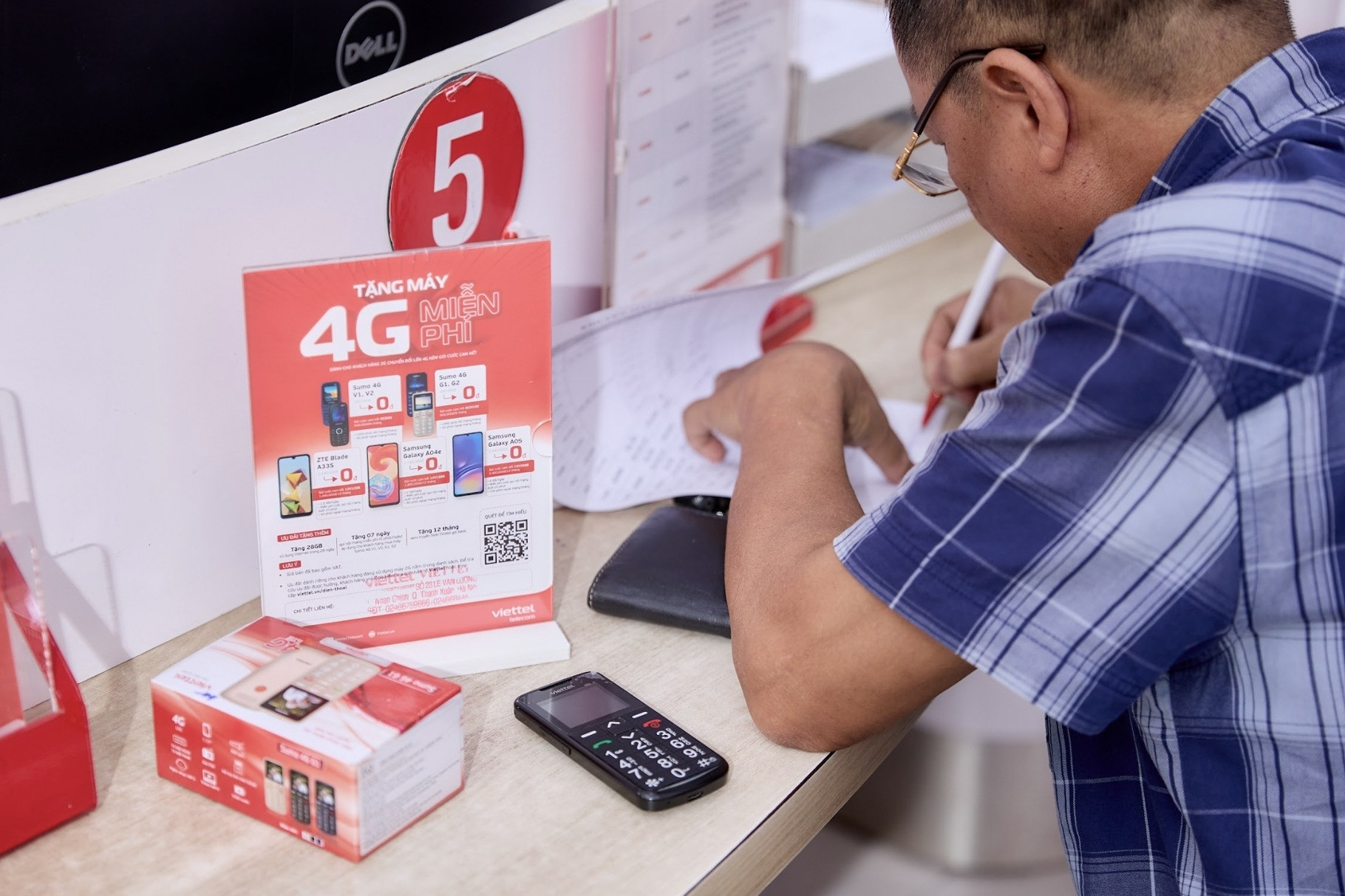 Từ 2G đến 4G - mở cánh cửa kết nối mới cho hàng triệu người cao tuổi Việt Nam